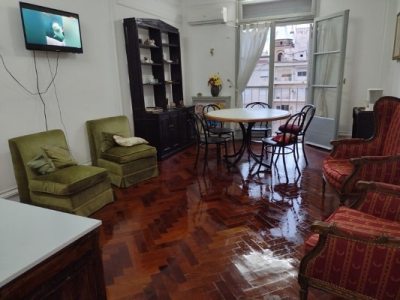 Apartamentos estudantes mobiliados para alugar em Buenos Aires Bolivar al 400 San Telmo 3 quartos + sala + 2 banheiros