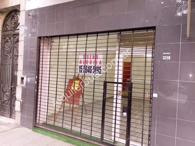 Alquiler Local 30m Bao Patio techado en area comercial Devoto