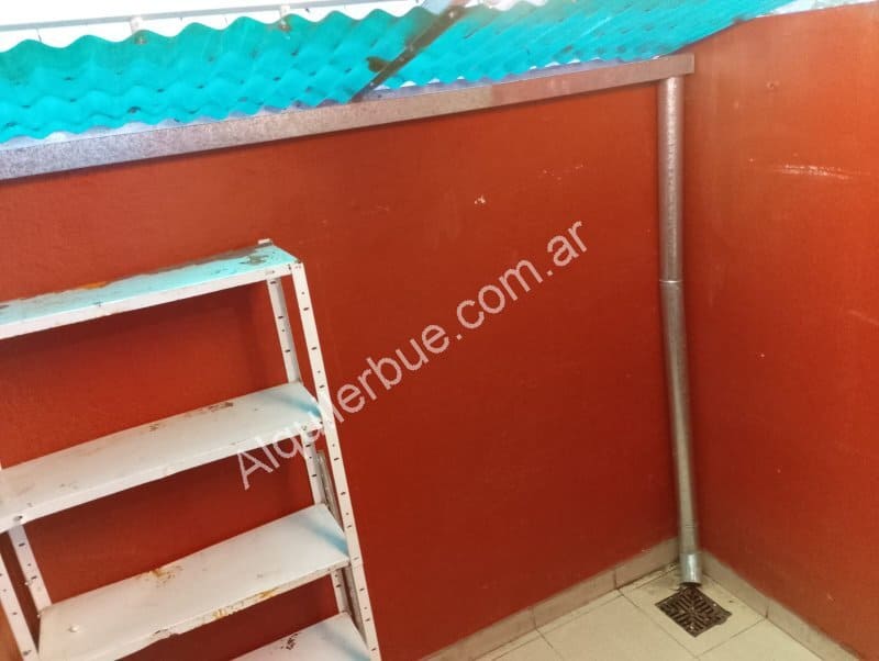 Alquiler Local 30m Bao Patio techado en area comercial Devoto