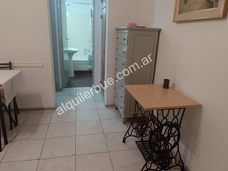 Devoto Alquiler Departamento 40 m. Habitacion y sala con balcn Frances AMOBLADO 3 adultos