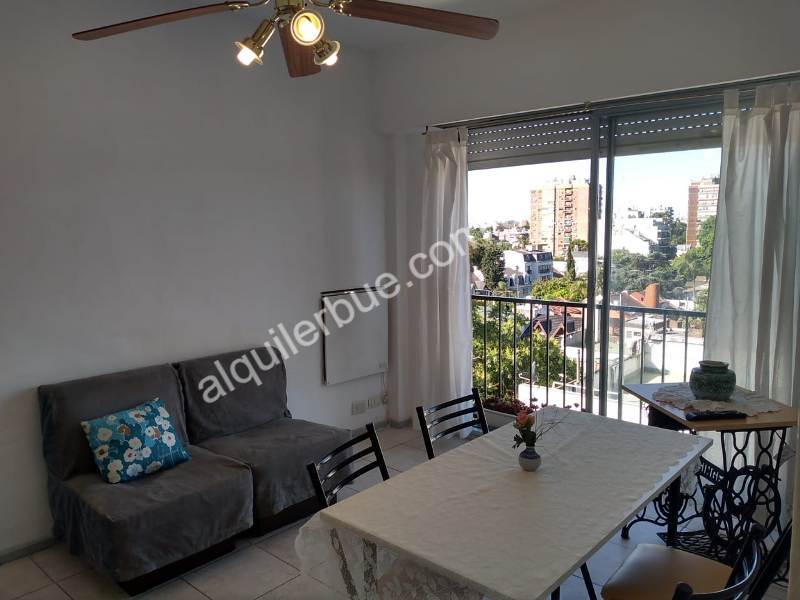 Devoto Alquiler Departamento 40 m. Habitacion y sala con balcn Frances AMOBLADO 3 adultos