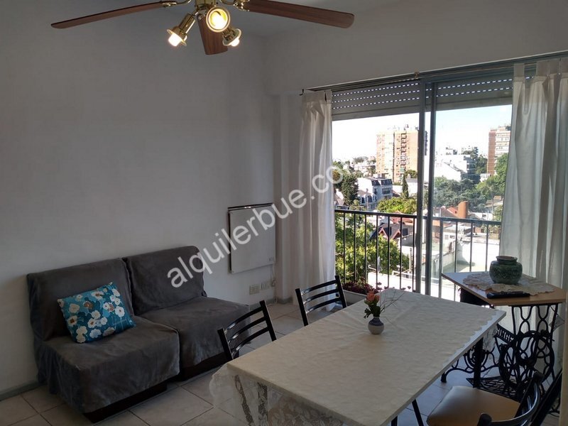 Devoto Alquiler Departamento 40 m. Habitacion y sala con balc�n Frances AMOBLADO 3 adultos