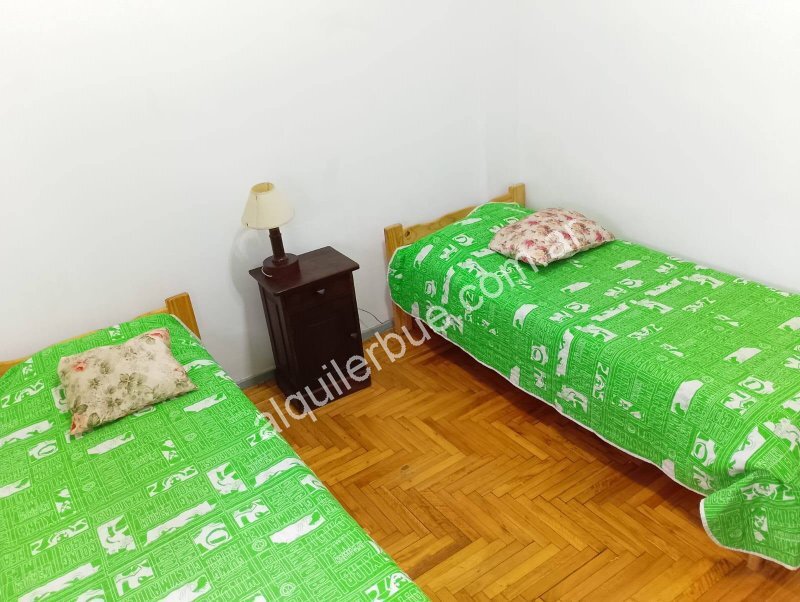 Devoto Alquiler Departamento 40 m. Habitacion y sala con balc�n Frances AMOBLADO 3 adultos